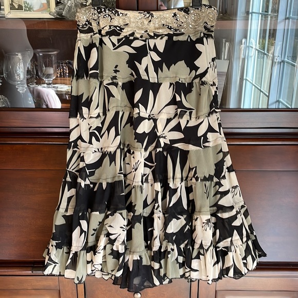 Mix Nouveau Embellished Tiered Skirt M - Picture 10 of 10